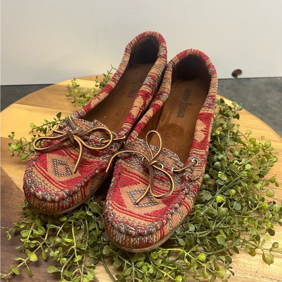 Minnetonka Baja Moccasin Shoes Women’s 8.5 Aztec Tribal Tapestry Slip On Loafers - Picture 1 of 7